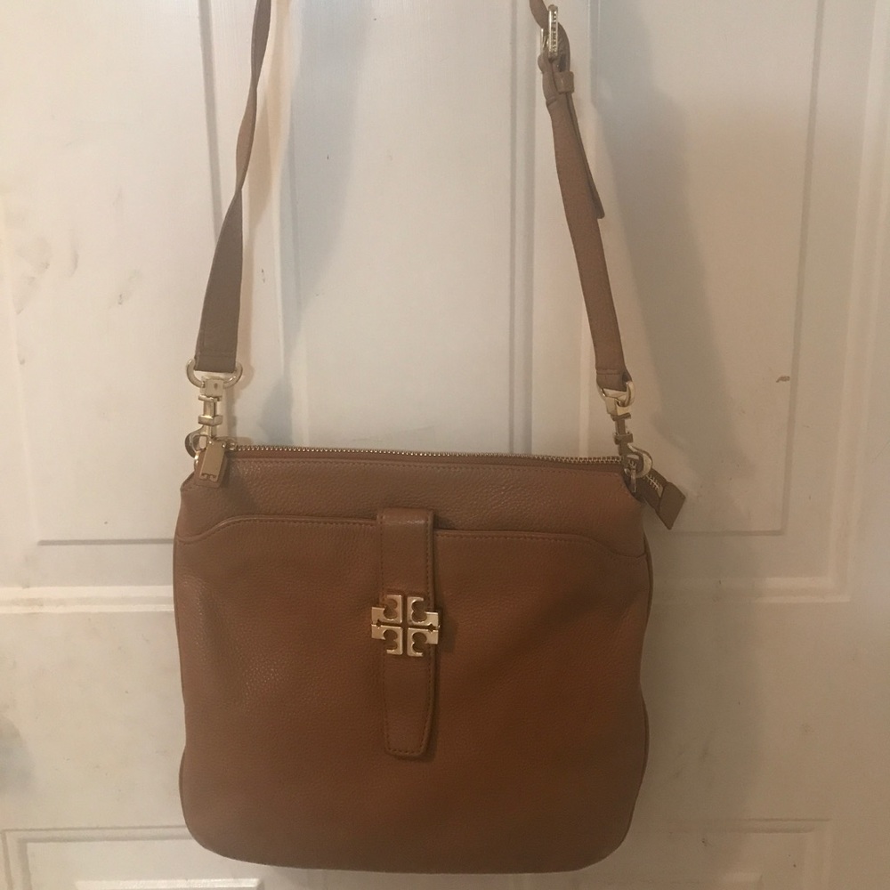 EUC Tory Burch crossbody purse!